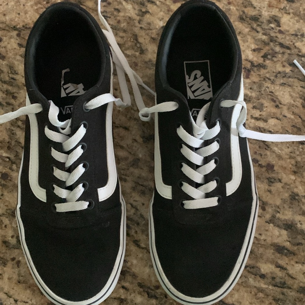 Vans - Picture 2 of 7